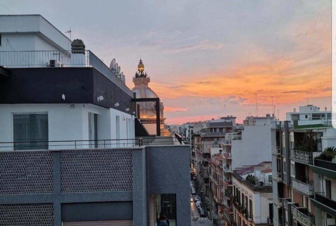 Ferienwohnung Attico Reale - In Centro, Tra Stazione E Bari Vecchia Exterior foto