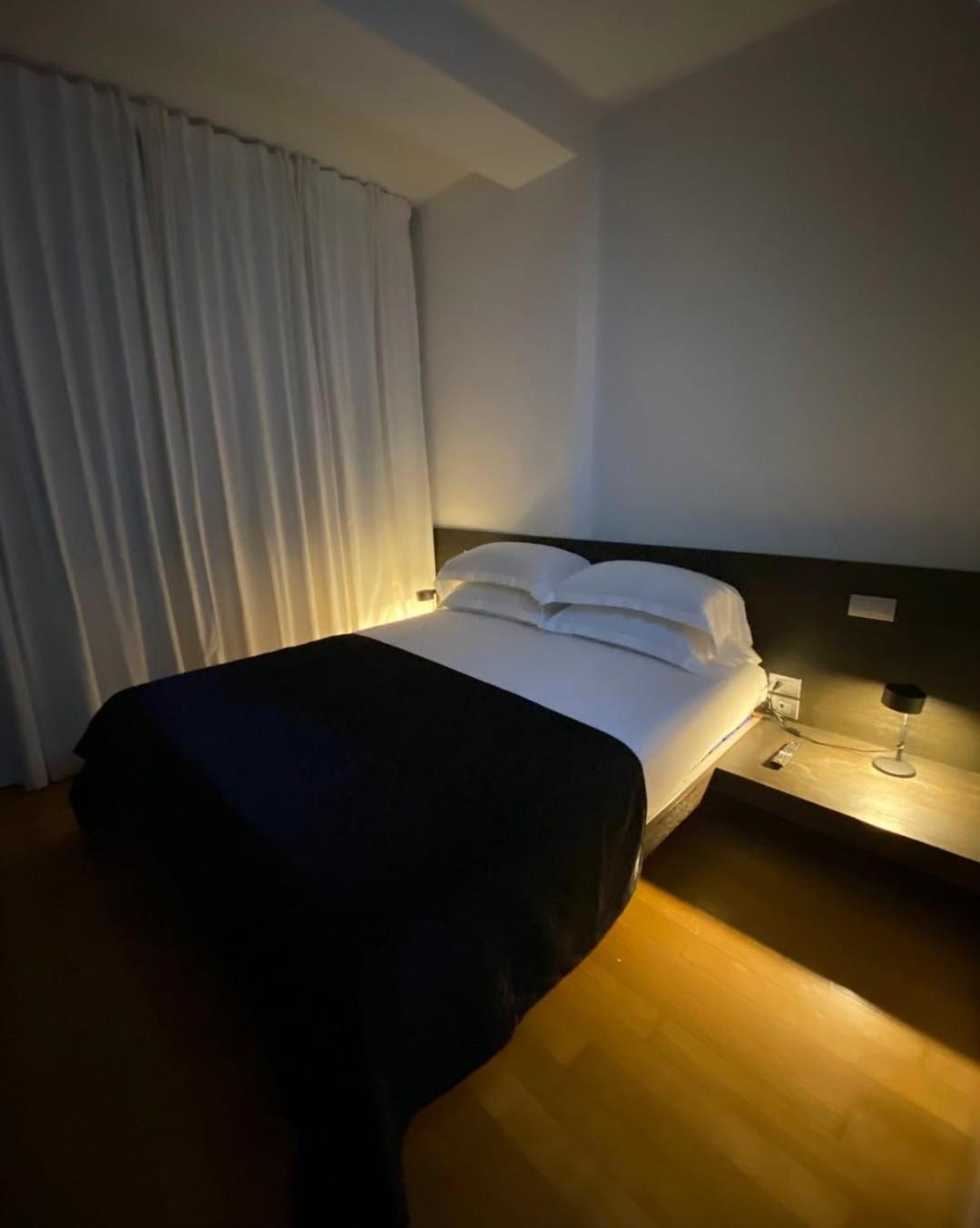 Ferienwohnung Attico Reale - In Centro, Tra Stazione E Bari Vecchia Exterior foto